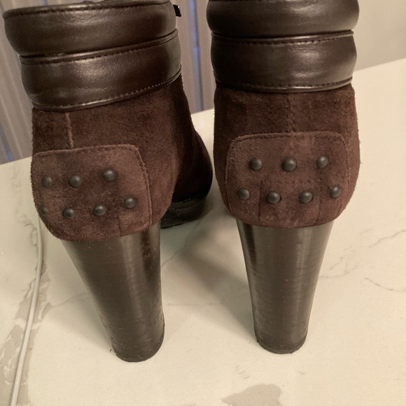 Authentic Tod’s Italian ankle booties, chocolate suede, leather trim, size 38,5 - Picture 2 of 13